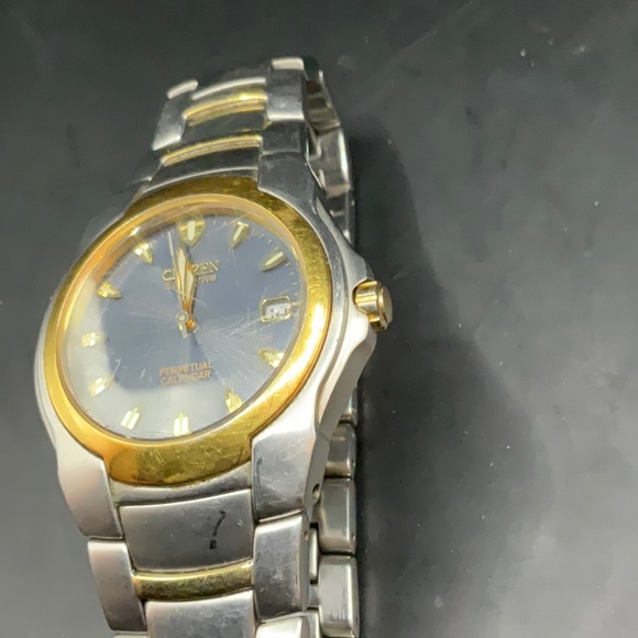 Citizen Eco-drive Perpetual Calendar E710-h24385 Dual Tone Solar Power 38 39mm - Picture 2 of 6